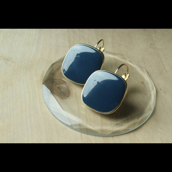 Brand new earrings - Picture 3 of 3